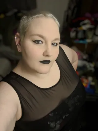 @busty_pirate