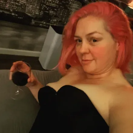 @curvyblondebombshell420