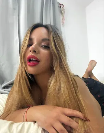 @lolaavalentino