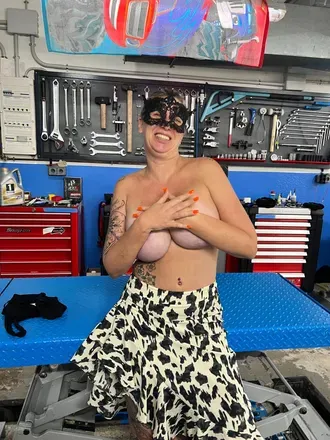 @superhotandrea