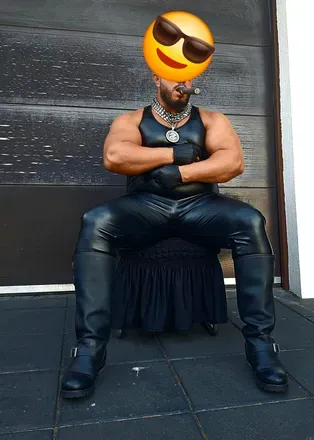 @dommuscleleather