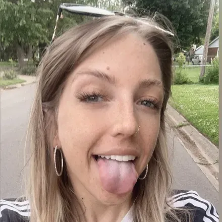 @urfavgirlnextdoor