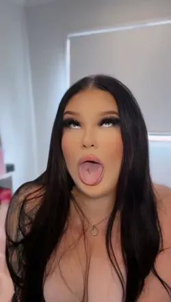 @roxannedolly