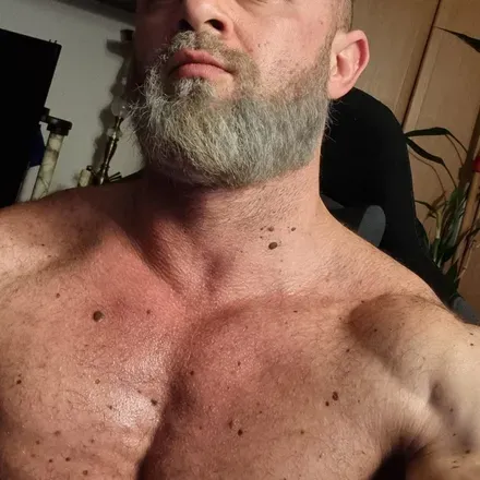 @u164997413